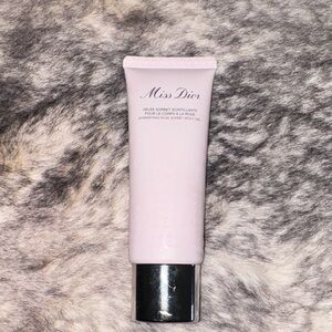 Miss Dior Shimmering Rose Sorbet Body Gel